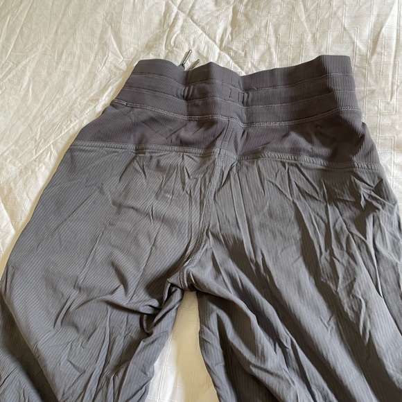 Lululemon - Picture 2 of 2